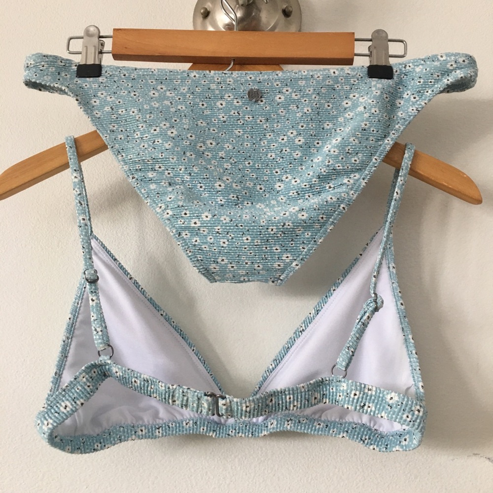 ❤️ SOLD Billabong Ribbed Bikini Set Sz L - Picture 2 of 7